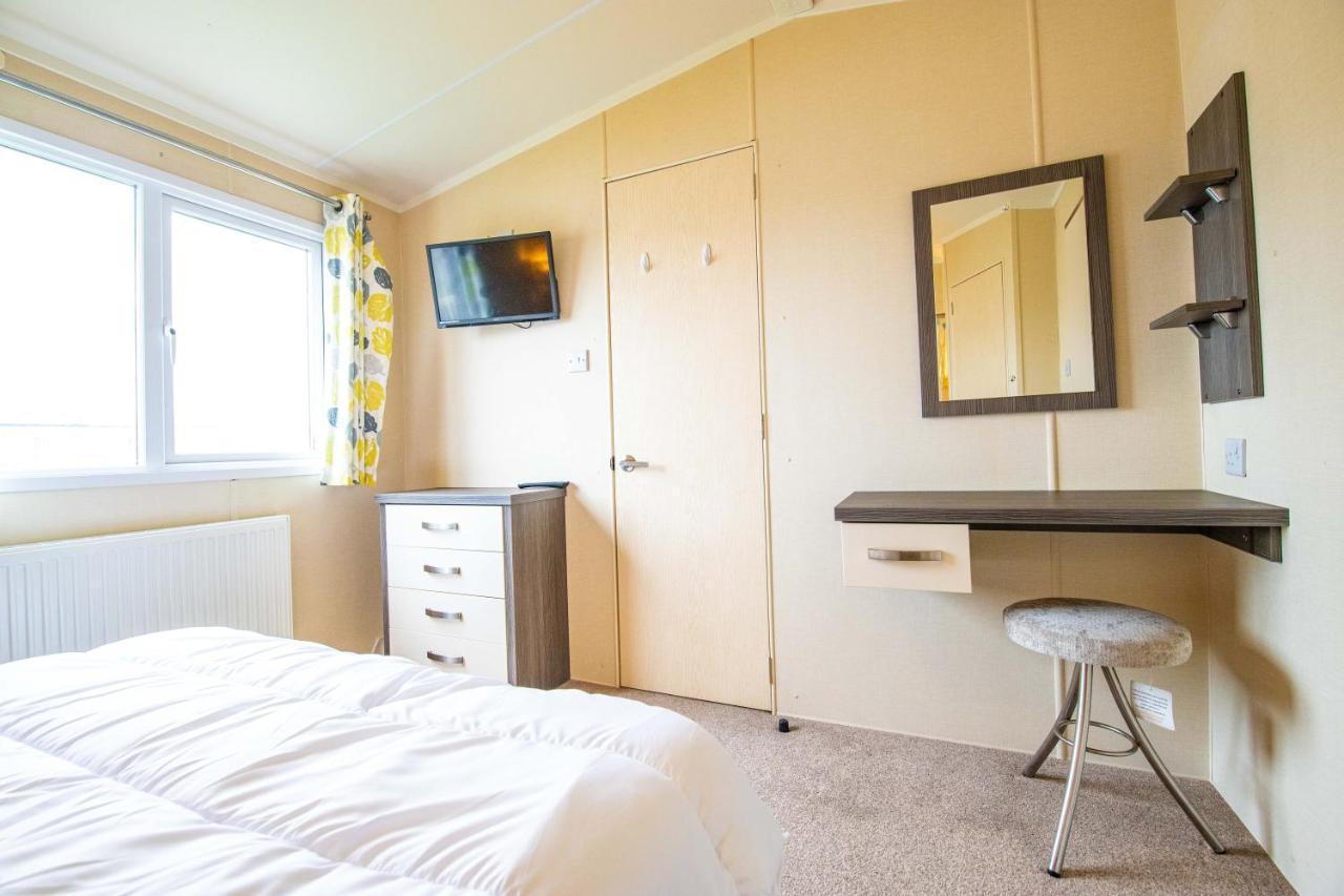 Big Skies Platinum Plus Holiday Home With Wifi, Netflix, Dishwasher, Decking Camber Esterno foto